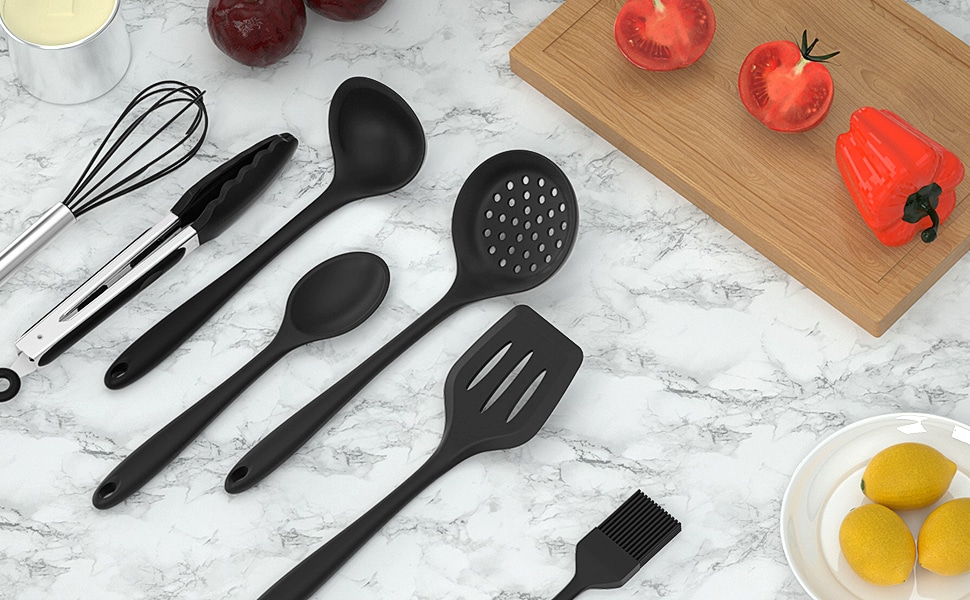 kitchen utensils 