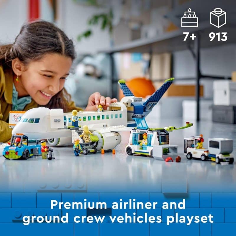 LEGO City Passenger Airplane (60367) - Image 2