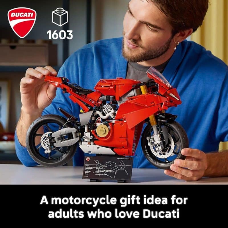 LEGO Technic Ducati Panigale V4 S Motorcycle (42202) - Image 2