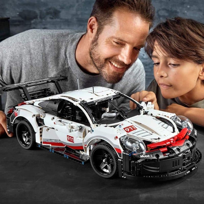 LEGO Technic Porsche 911 RSR (42096) - Image 3